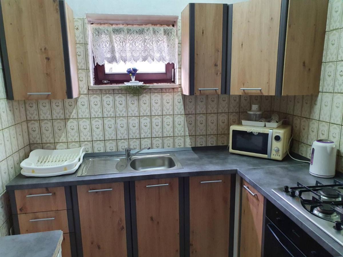 Villa Niki Rezine 로브란 외부 사진