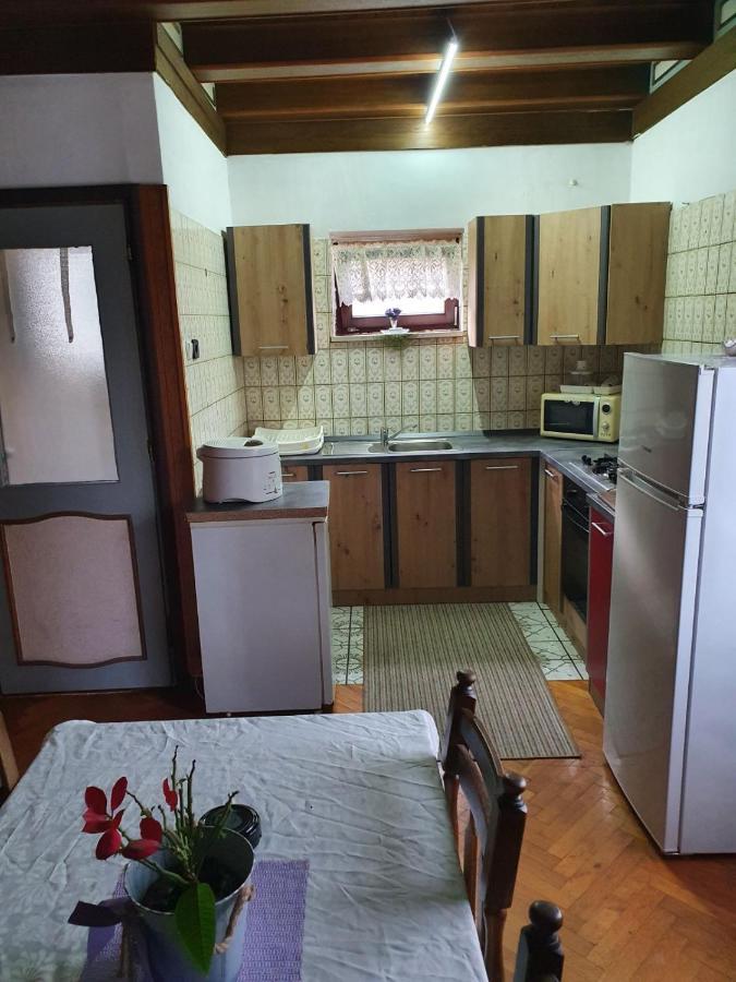 Villa Niki Rezine 로브란 외부 사진