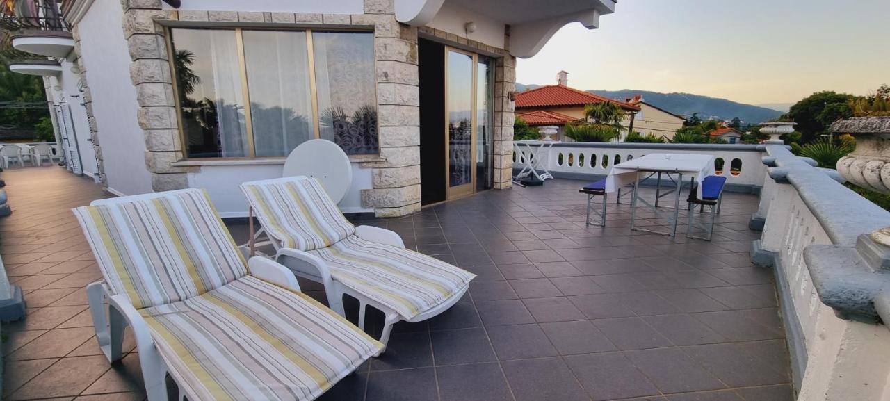 Villa Niki Rezine 로브란 외부 사진