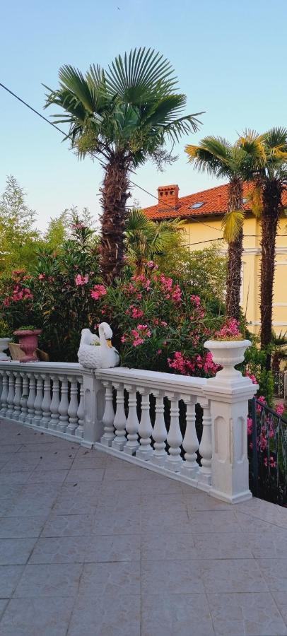 Villa Niki Rezine 로브란 외부 사진
