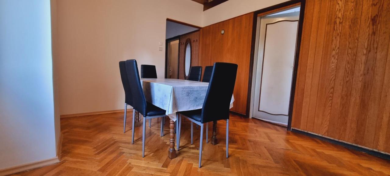 Villa Niki Rezine 로브란 외부 사진