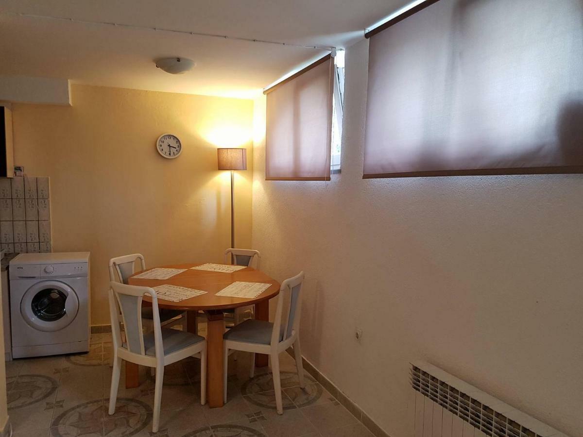 Villa Niki Rezine 로브란 외부 사진