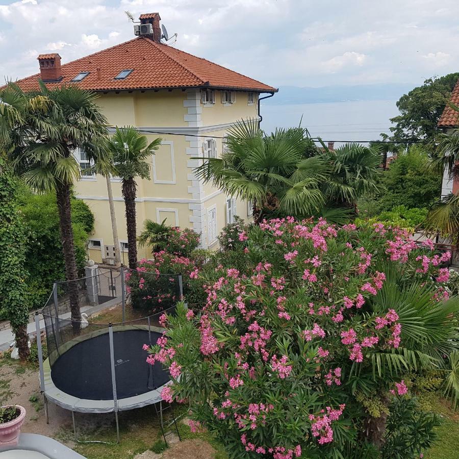 Villa Niki Rezine 로브란 외부 사진