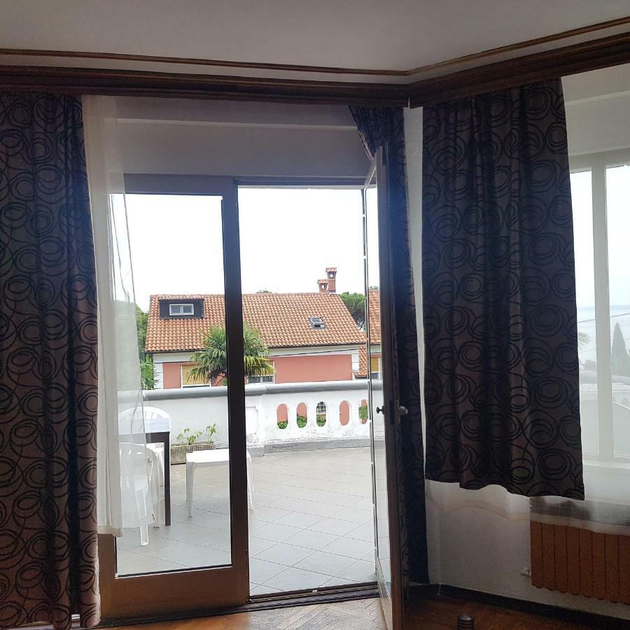 Villa Niki Rezine 로브란 외부 사진
